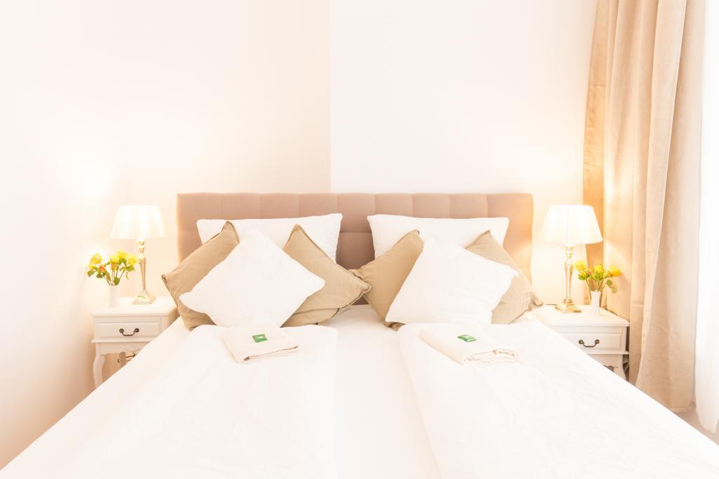 Fritz By Rockchair Apartments L Superhost Status L 3 Bedrooms Boxspringbeds 2 Bathrooms 2 Kitchen - Cozy Family & Business Flair Welcomes You! Berlin Exterior photo