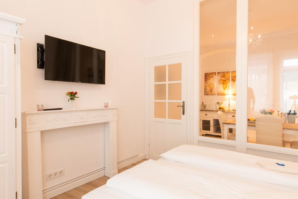 Fritz By Rockchair Apartments L Superhost Status L 3 Bedrooms Boxspringbeds 2 Bathrooms 2 Kitchen - Cozy Family & Business Flair Welcomes You! Berlin Exterior photo
